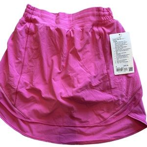 Brand new Lululemon Hotty Hot HR skirt, long size 6 in pink
